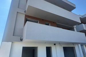 Appartamento di 110 m² con 3 locali e box auto a S