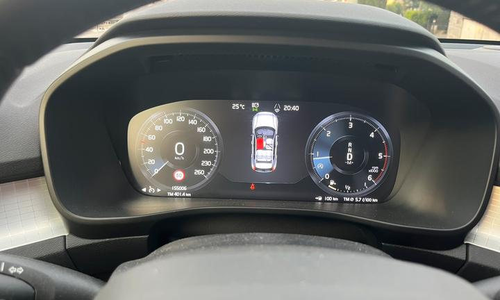 VOLVO XC40 D3 Geartronic Momentum Pro N1