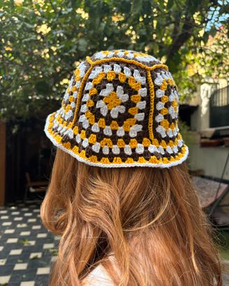 cappello pescatore fatto a mano