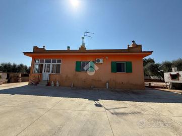 VILLA SINGOLA A CEGLIE MESSAPICA