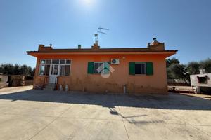 VILLA SINGOLA A CEGLIE MESSAPICA