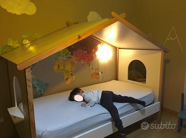 Letto bambini con tetto a casetta