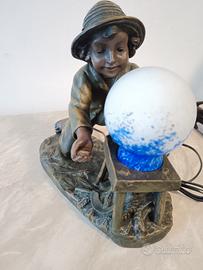 Lampada da tavolo in resina seminuova