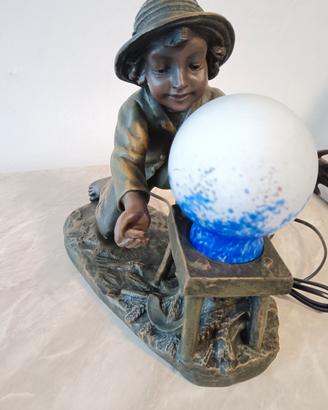 Lampada da tavolo in resina seminuova