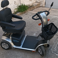 Scooter per la mobilità invalidi e anziani