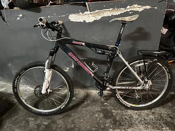 Mtb Rocky Mountain Slayer 26" Full Suspended + Ric