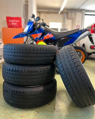 Cerchi in lega Peugeot gommati Kleber