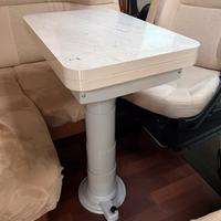Tavolo dinette camper con piede telescopico