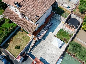 PORZIONE DI BIFAMILIARE A MENTANA