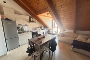 MANSARDA CON ASCENSORE E POSTO AUTO