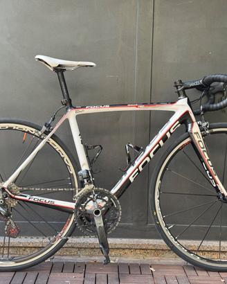Focus Izalco Pro