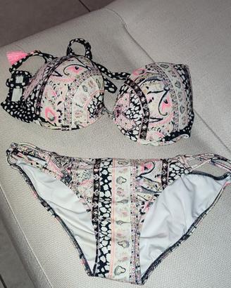 costume Victoria's secret vari colori mai usato 