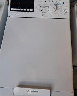 lavatrice carica dall'alto Indesit 