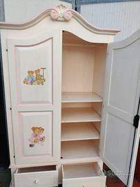 Armadio bianco legno massiccio ripiani ante e cass