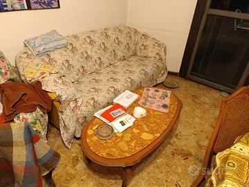 divano più tavolo
