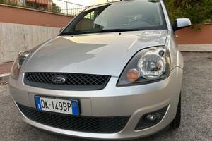 Ford Fiesta 1.4 TDCi ideale per neo patentati