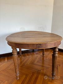 Tavolo d'epoca - In legno, allungabile.