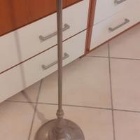 Lume piantana argentato