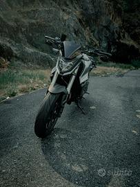 Honda Hornet 750 2023 pluri accessoriata