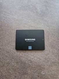 Samsung SSD 4 Tb pari al nuovo.