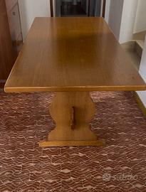Tavolo in legno massello