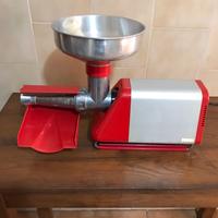 Passapomodoro elettrico funzionante