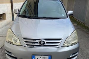 Toyota avensis verso 7 posti 2005
