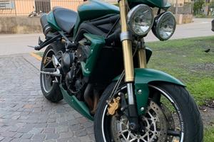 Triumph Street Triple 675 (2008) – Verde Opaco