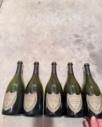 Bottiglie vuote champagne domperignon