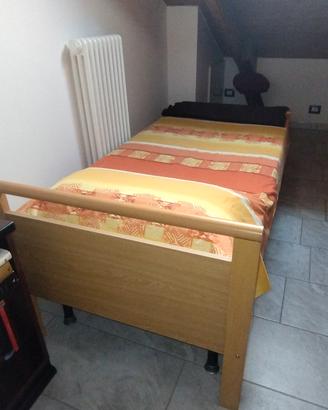 2 letti singoli ed armadio