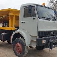 Camion con spargisale/sabbia