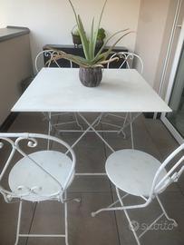 Tavolo in ferro con 4 sedie