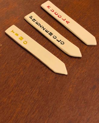 Tre etichette per piante fatte a mano