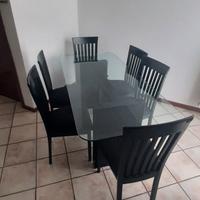 tavolo in cristallo più sedie in faggio 