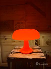 Lampada da tavolo design moderno - luce calda