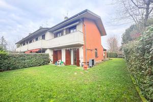 VILLA A SCHIERA IN VIA PASCOLI 19 A VIMERCATE,VELA