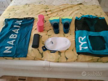 Materiale per nuoto