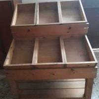 Espositori in legno di abete