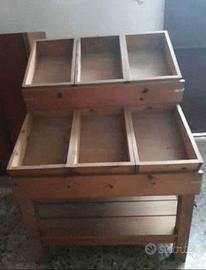 Espositori in legno di abete