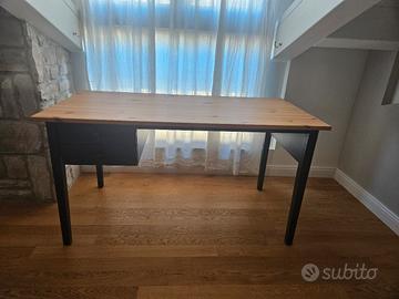 Scrivania IKEA Arkelstorp in legno massello