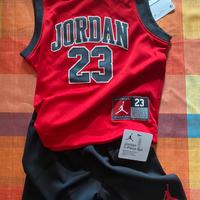 Jordan completo bimbo 3 anni NUOVO