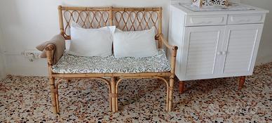 divanetto bambu' chiaro 110 x 65   h 38 - 83  cm.j