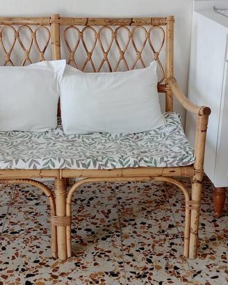 divanetto bambu' chiaro 110 x 65   h 38 - 83  cm.j