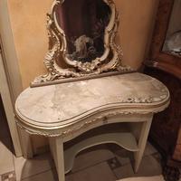 mobile in marmo con specchio 