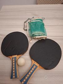 set ping pong con due racchette pallina e rete