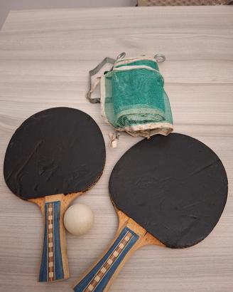 set ping pong con due racchette pallina e rete