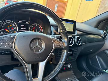 Auto maecedes B 180 d