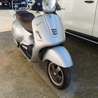 Vespa 300 GTS IE 70° ANNIVERSARIO 2016