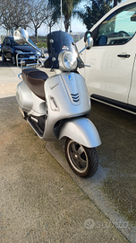 Vespa 300 GTS IE 70° ANNIVERSARIO 2016