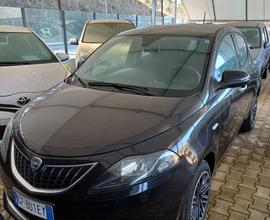 Vendesi Lancia ypsilon s4 1.0 hybrid GOLD 70 Hp